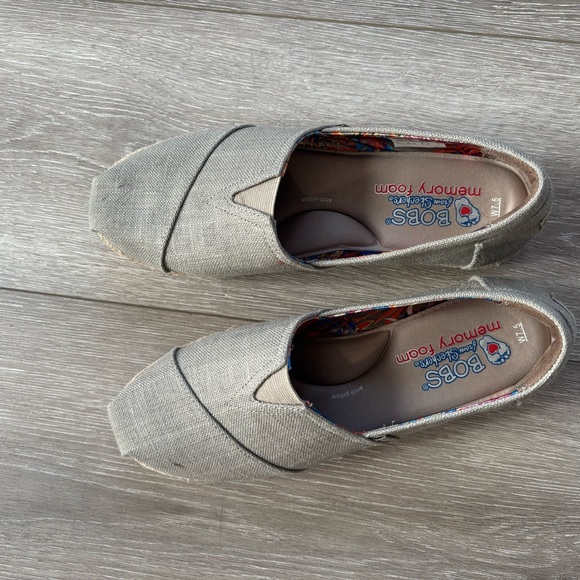 BOBS by Skechers Gray Wedge Slip On Shoes Memory Foam 7.5 - Picture 2 of 5